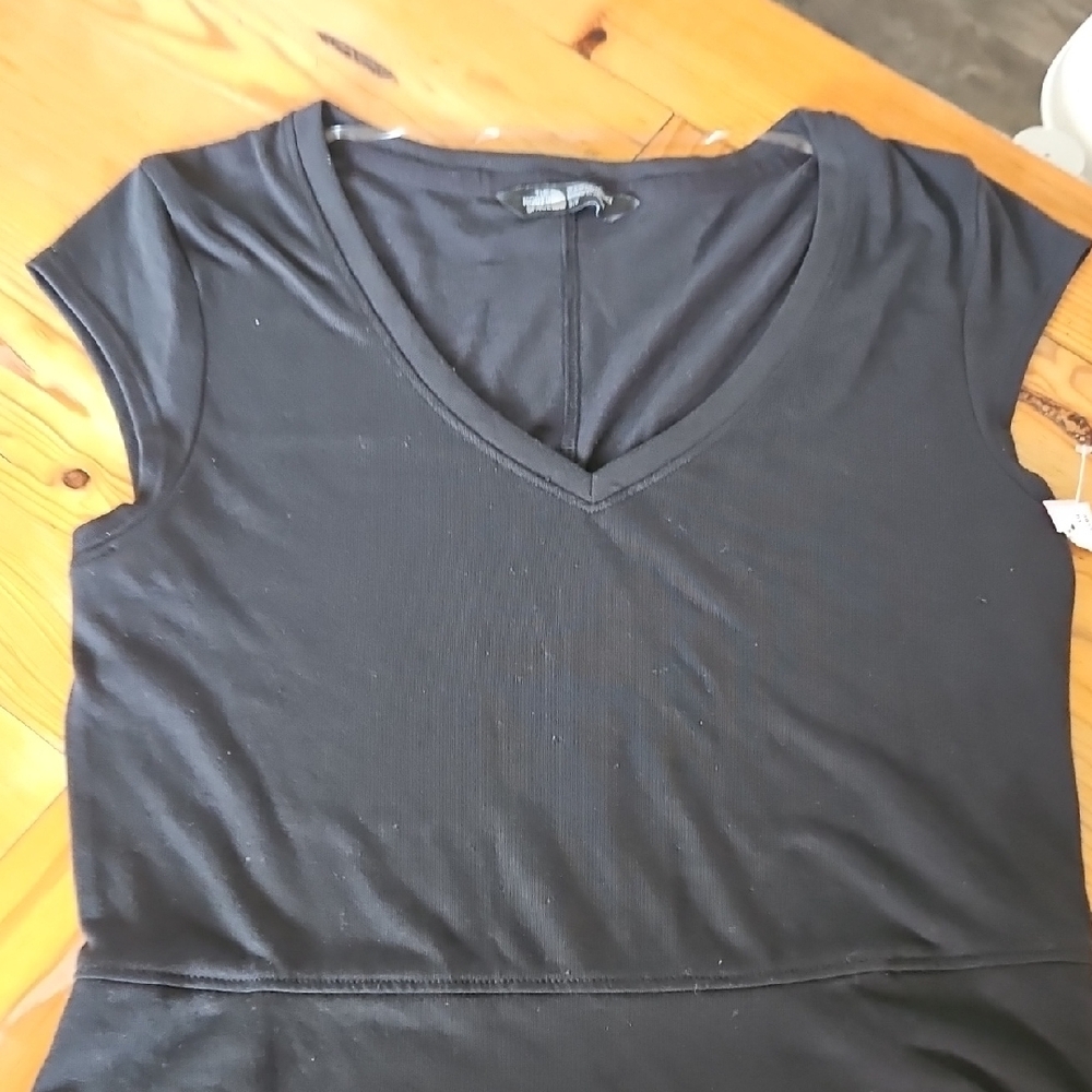 The North Face Black V-Neck Women's Cap Sleeve Quick Dry Dress